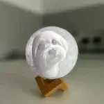 Detailansicht personalisierte Mondlampe