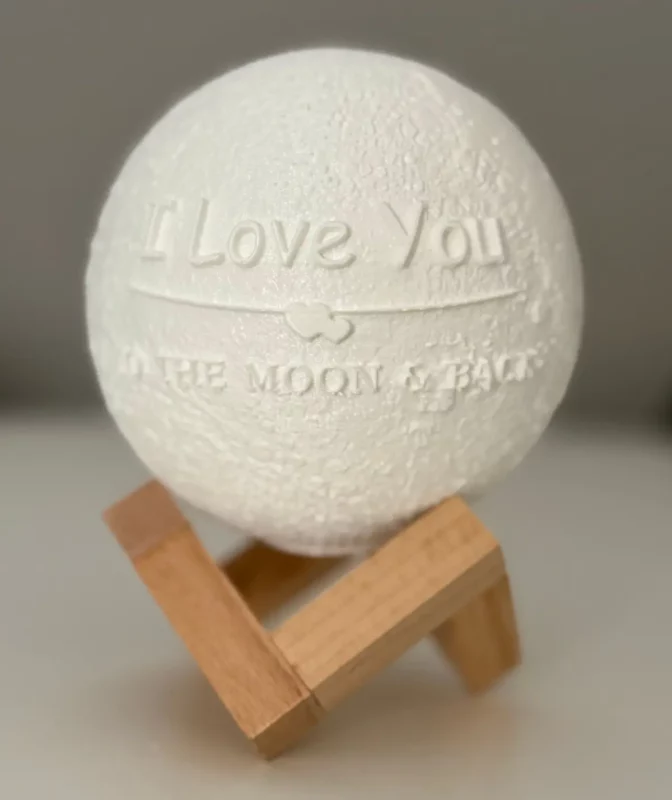 Mondlampe mit Foto ausgeschaltet – Lithophanie-Relief kaum sichtbar