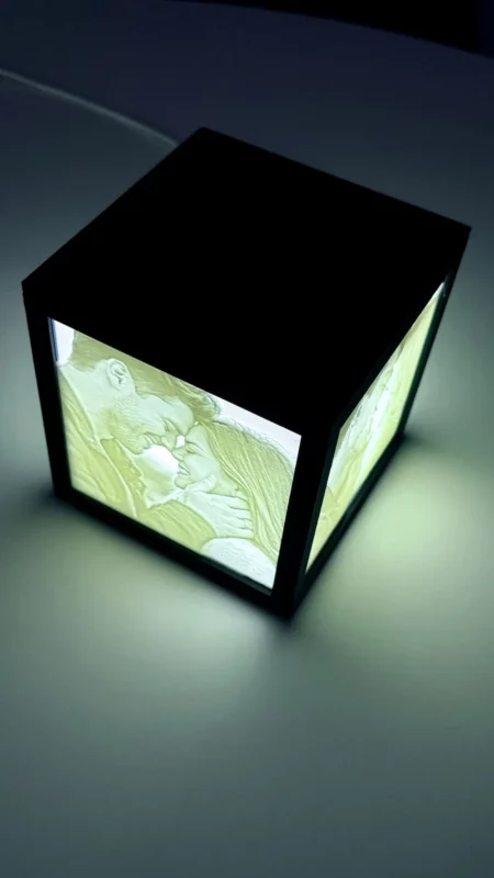 Personalisierter Lichtwürfel ausgeschaltet – schlichtes Design-Objekt aus PLA